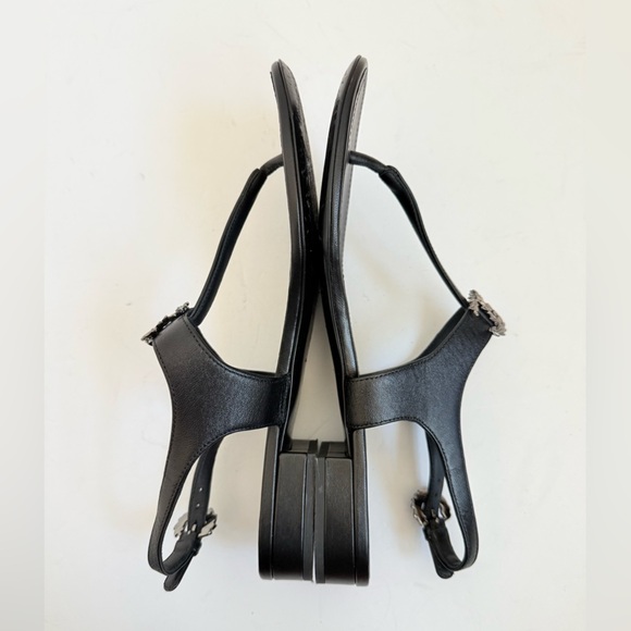 Chanel Black Calfskin Leather Interlocking CC leaf pattern thong flat sandals 38 - Picture 10 of 15